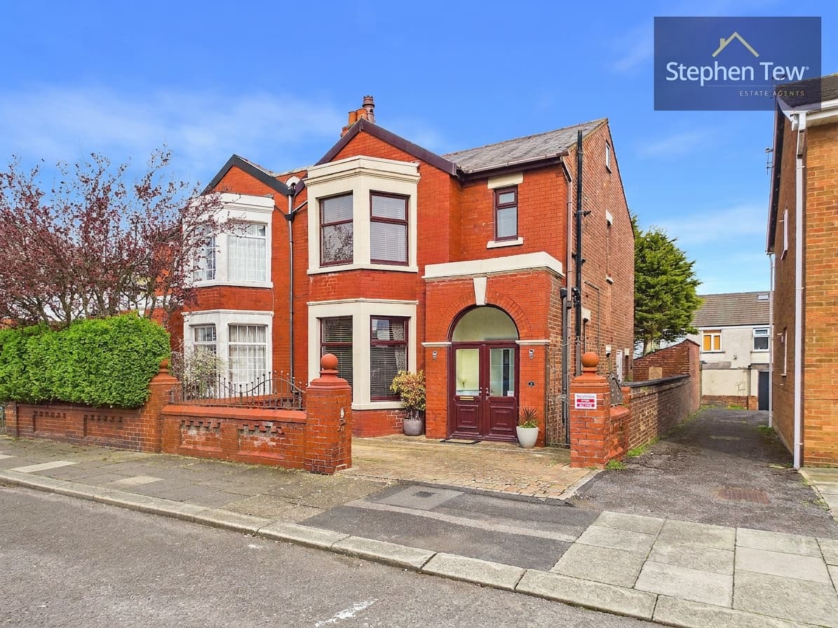 Bamton Avenue, Blackpool, Blackpool, FY4 2DN