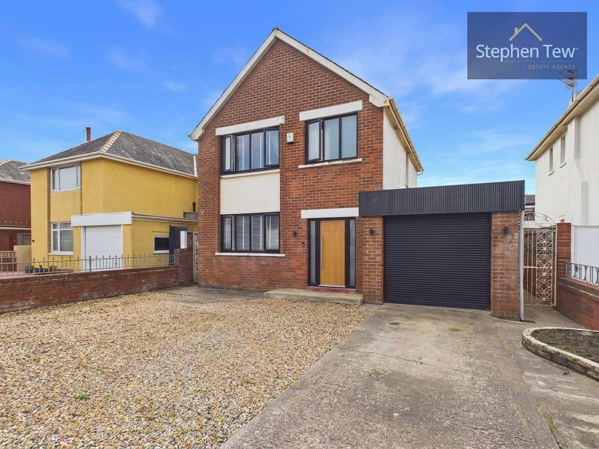 Freemantle Avenue, Blackpool, FY4 1SX