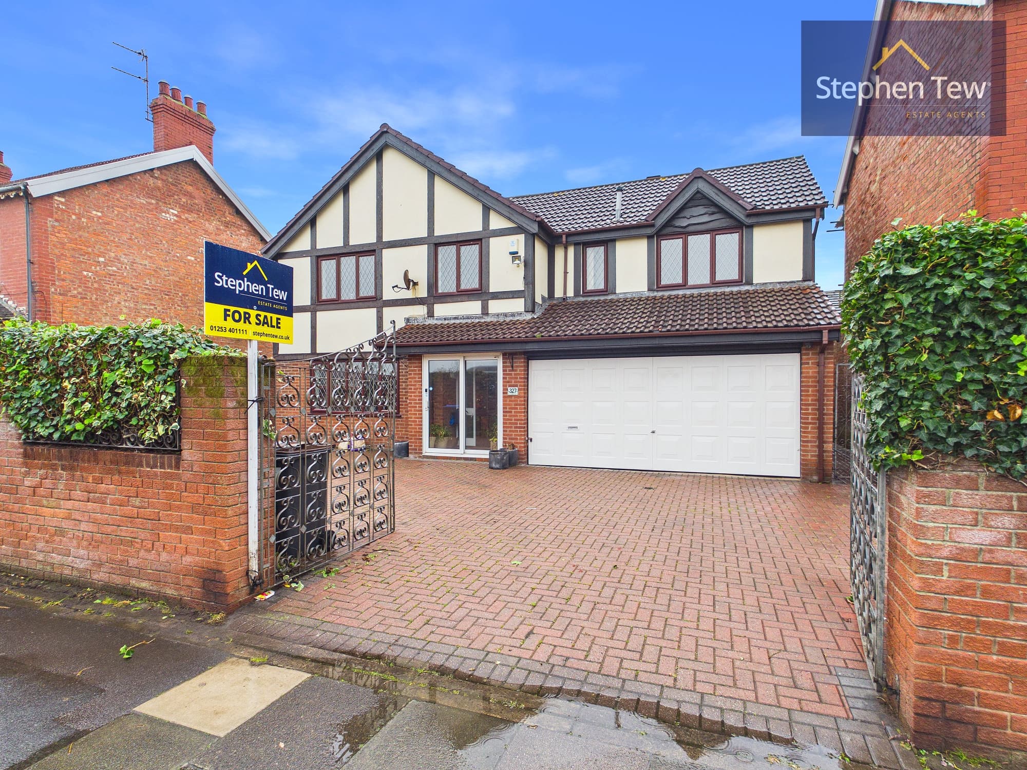 St. Annes Road, Blackpool, FY4 2EE